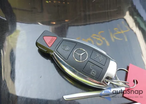 2018 Mercedes-Benz C 300 4Matic z USA, uszkodzony, nr VIN WDDWF4KB3JR328336